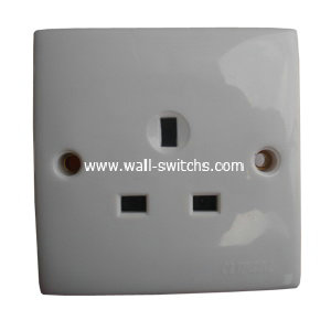 13A-3pin  shuttered  socket