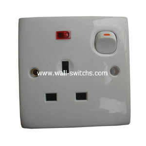 13A-3pin  shuttered  socket+switch with neon