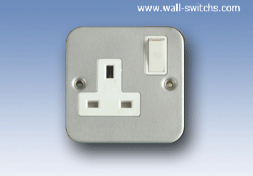 13A shuttered socket + switch