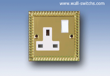 13A-3pin shuttered socket +switch