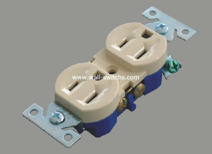 V05-2 two gang grounding outlet China export to Venezuela