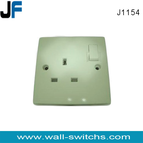 J1159 white colour the United Arab Emirates bakelite switches and sockets bs